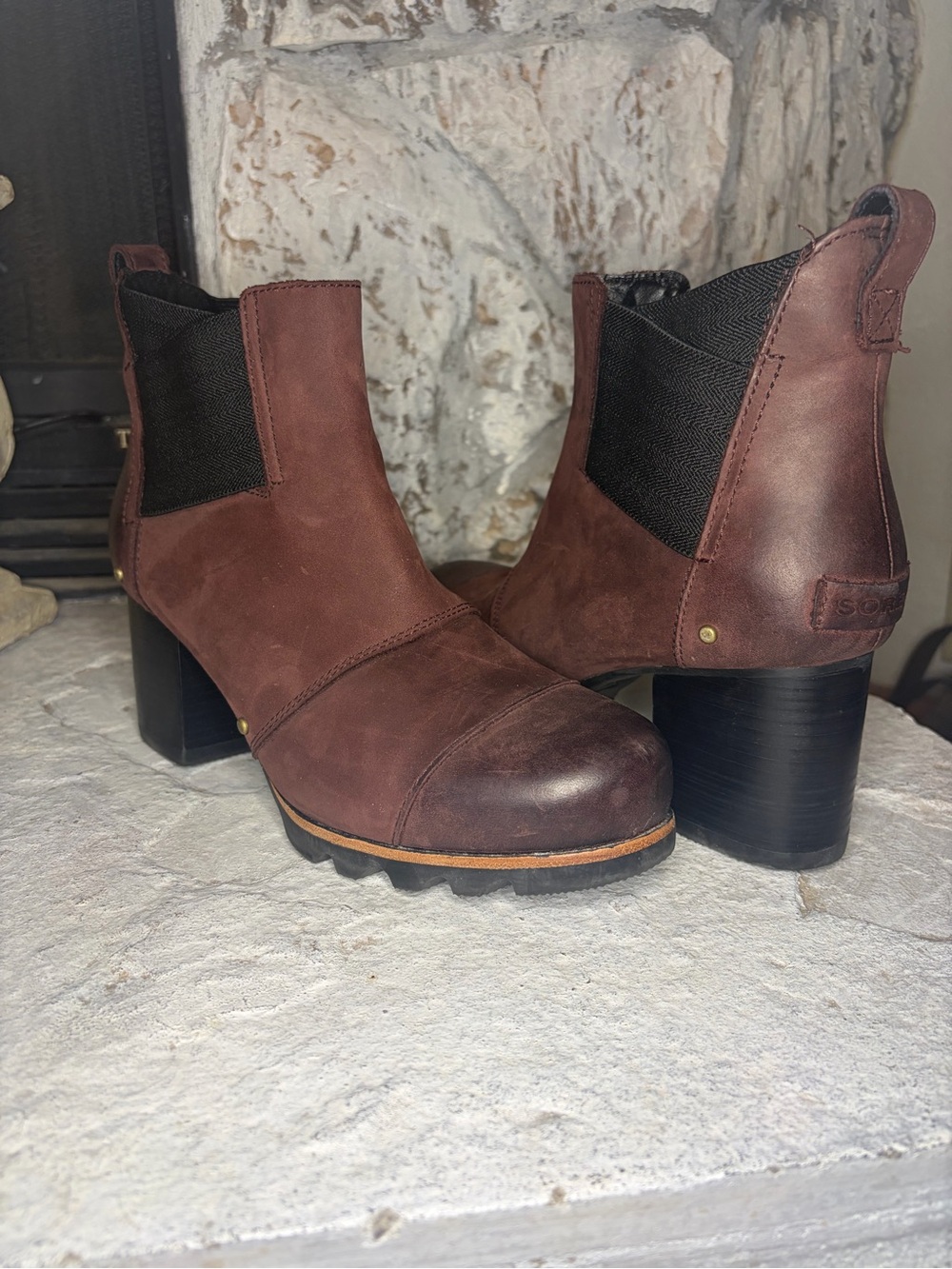 Sorel Addington Chelsea Block Heel Ankle Boots Waterproof Burgundy